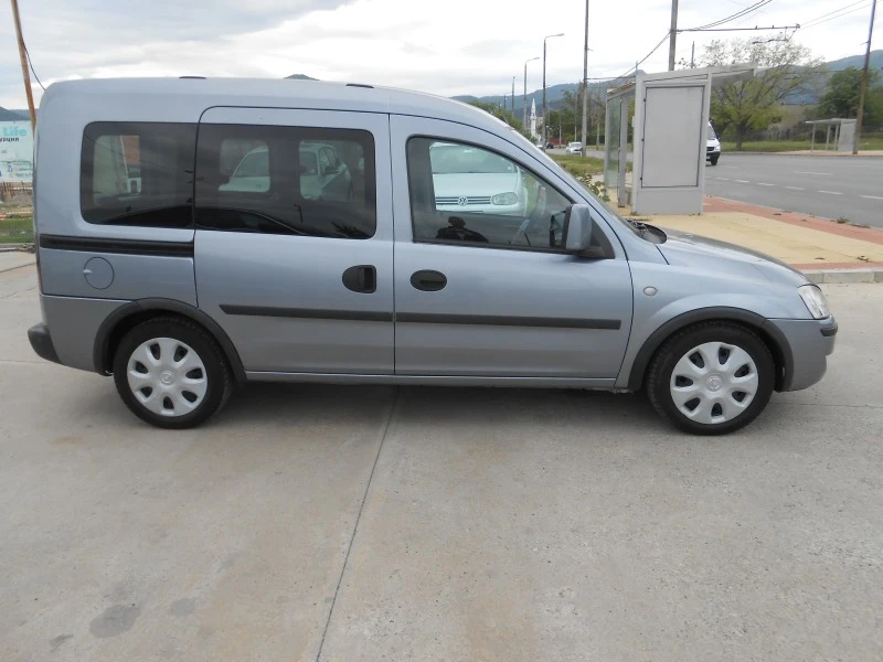 Opel Combo 1.3d-Automat-Euro-4, снимка 4 - Автомобили и джипове - 45507779