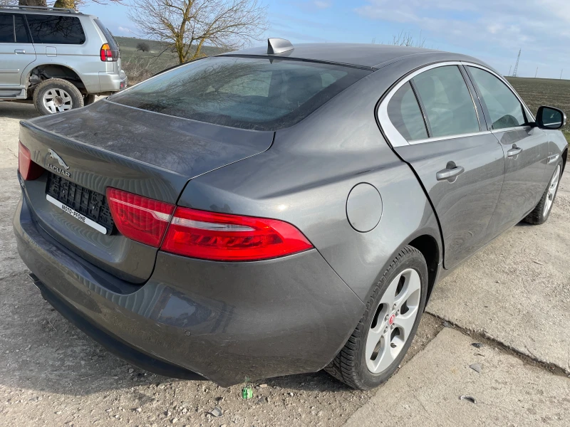 Jaguar XE 2.0 AWD, снимка 7 - Автомобили и джипове - 49262300