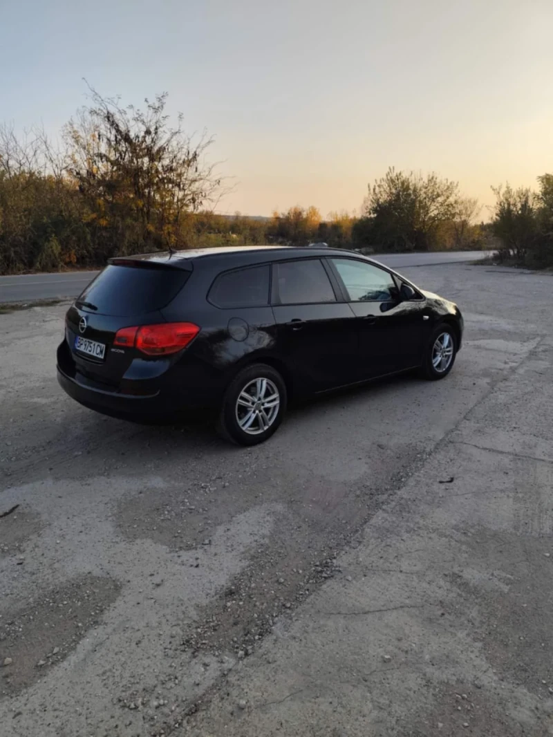 Opel Astra 1.3 CDTI, снимка 5 - Автомобили и джипове - 49361959