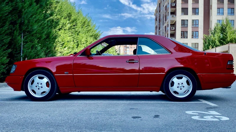 Mercedes-Benz E 200, снимка 2 - Автомобили и джипове - 52206403