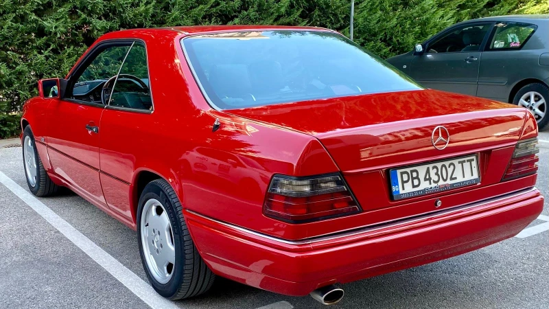 Mercedes-Benz E 200, снимка 3 - Автомобили и джипове - 52206403