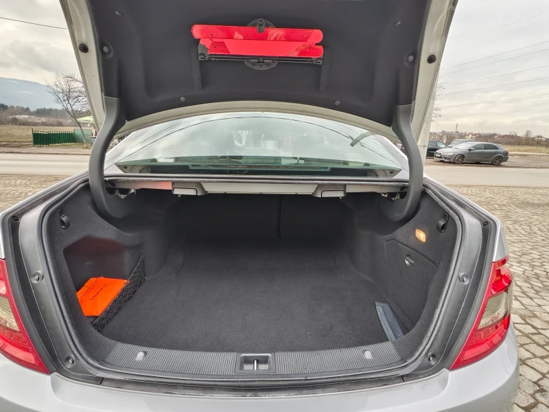 Mercedes-Benz C 220 Avantgarde | 2.2 CDI OM646 | ПОДГРЕВ , снимка 15 - Автомобили и джипове - 53131525