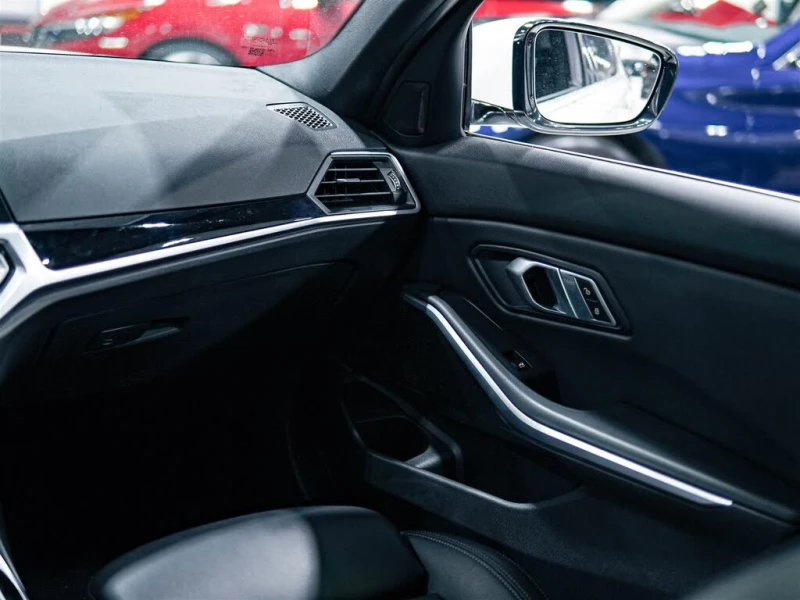 BMW 330 * HARMON&KARDON* * HeadUp* AвтоКредит* (ЦЕНА ДО БГ, снимка 14 - Автомобили и джипове - 53433920