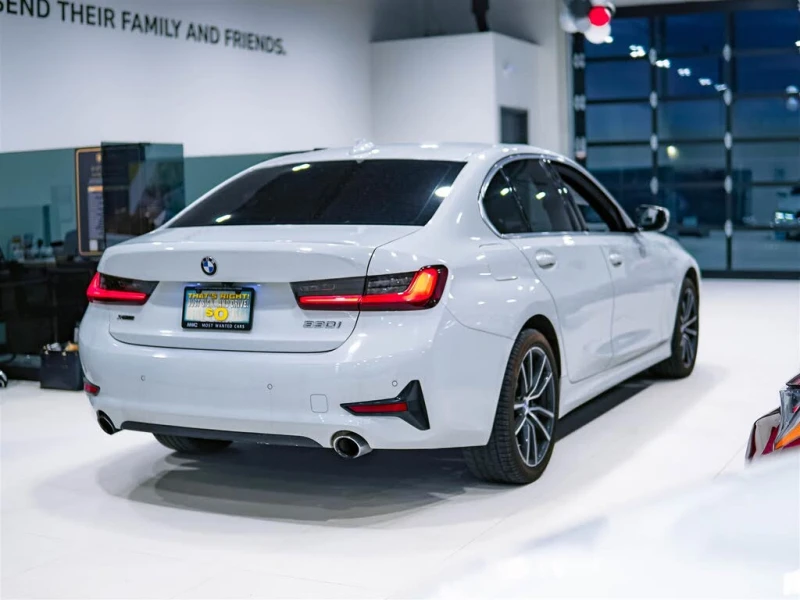 BMW 330 * HARMON&KARDON* * HeadUp* AвтоКредит* (ЦЕНА ДО БГ, снимка 5 - Автомобили и джипове - 53433920