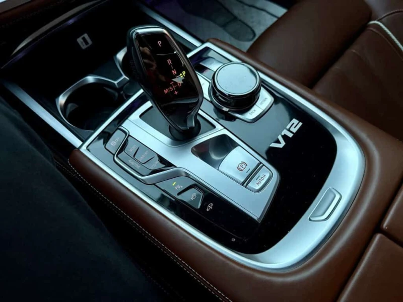 BMW 760 * xDrive 4dr All wheel Drive Sedan Automatic * CAR, снимка 9 - Автомобили и джипове - 53586182