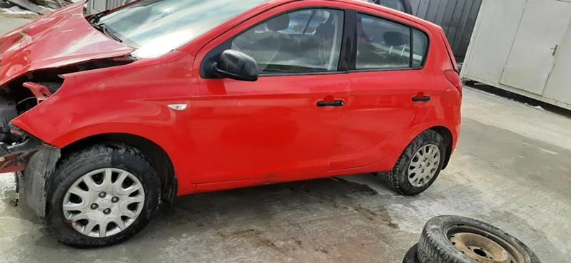 Hyundai I20 1.2i, снимка 2 - Автомобили и джипове - 36061779