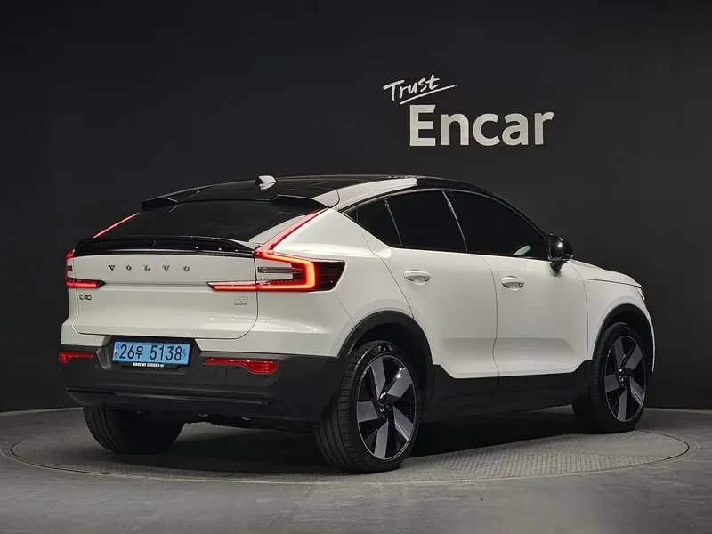 Volvo C40 САМО 30% АВАНС, снимка 2 - Автомобили и джипове - 56533681