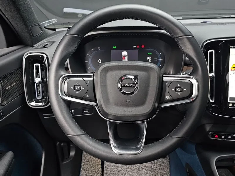 Volvo C40 САМО 30% АВАНС, снимка 13 - Автомобили и джипове - 56533681