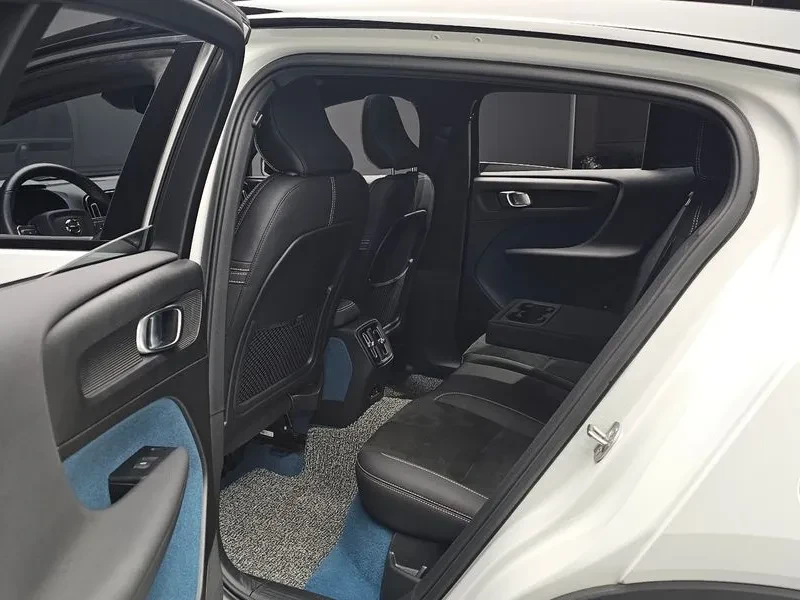 Volvo C40 САМО 30% АВАНС, снимка 12 - Автомобили и джипове - 56533681