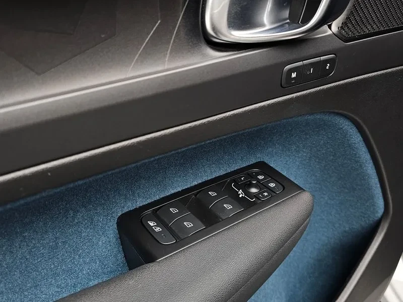 Volvo C40 САМО 30% АВАНС, снимка 17 - Автомобили и джипове - 56533681