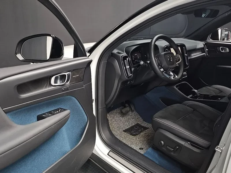 Volvo C40 САМО 30% АВАНС, снимка 11 - Автомобили и джипове - 56533681
