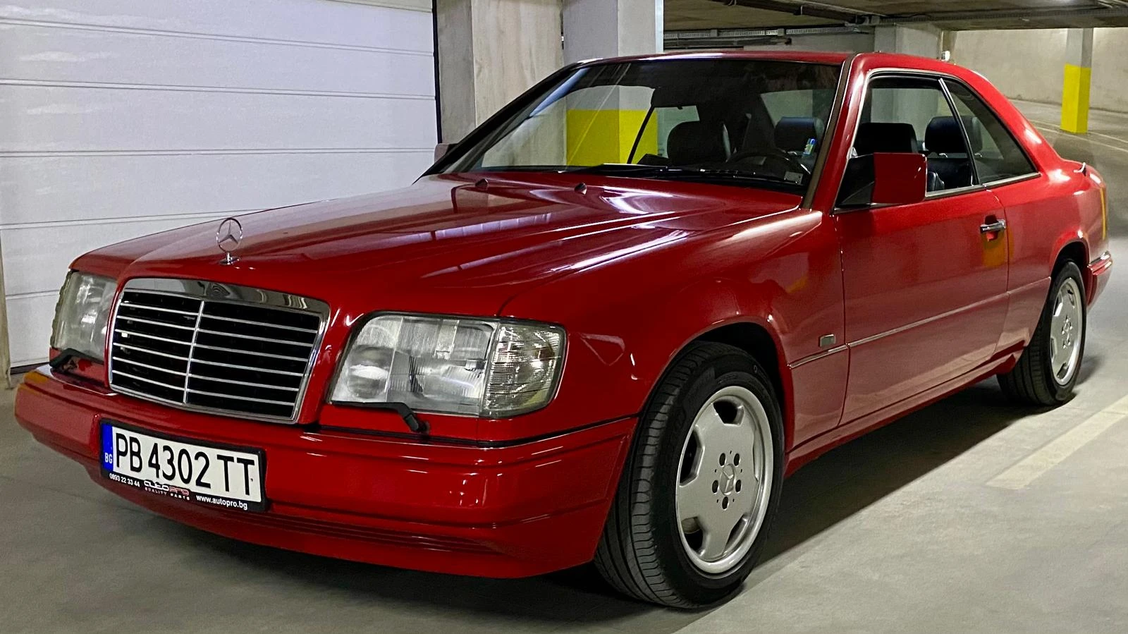 Mercedes-Benz E 200, снимка 1