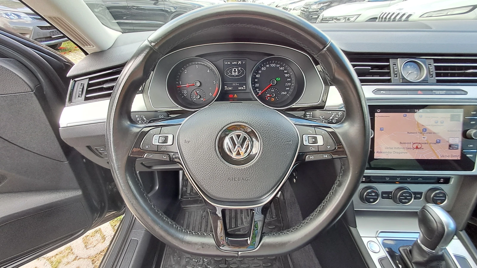 VW Passat FULL РЕАЛ КМ ИЗКЛЮЧИТЕЛЕН СЕРВИ КНИЖК ОБСЛУЖ УНИКТ, снимка 10 - Автомобили и джипове - 23630693
