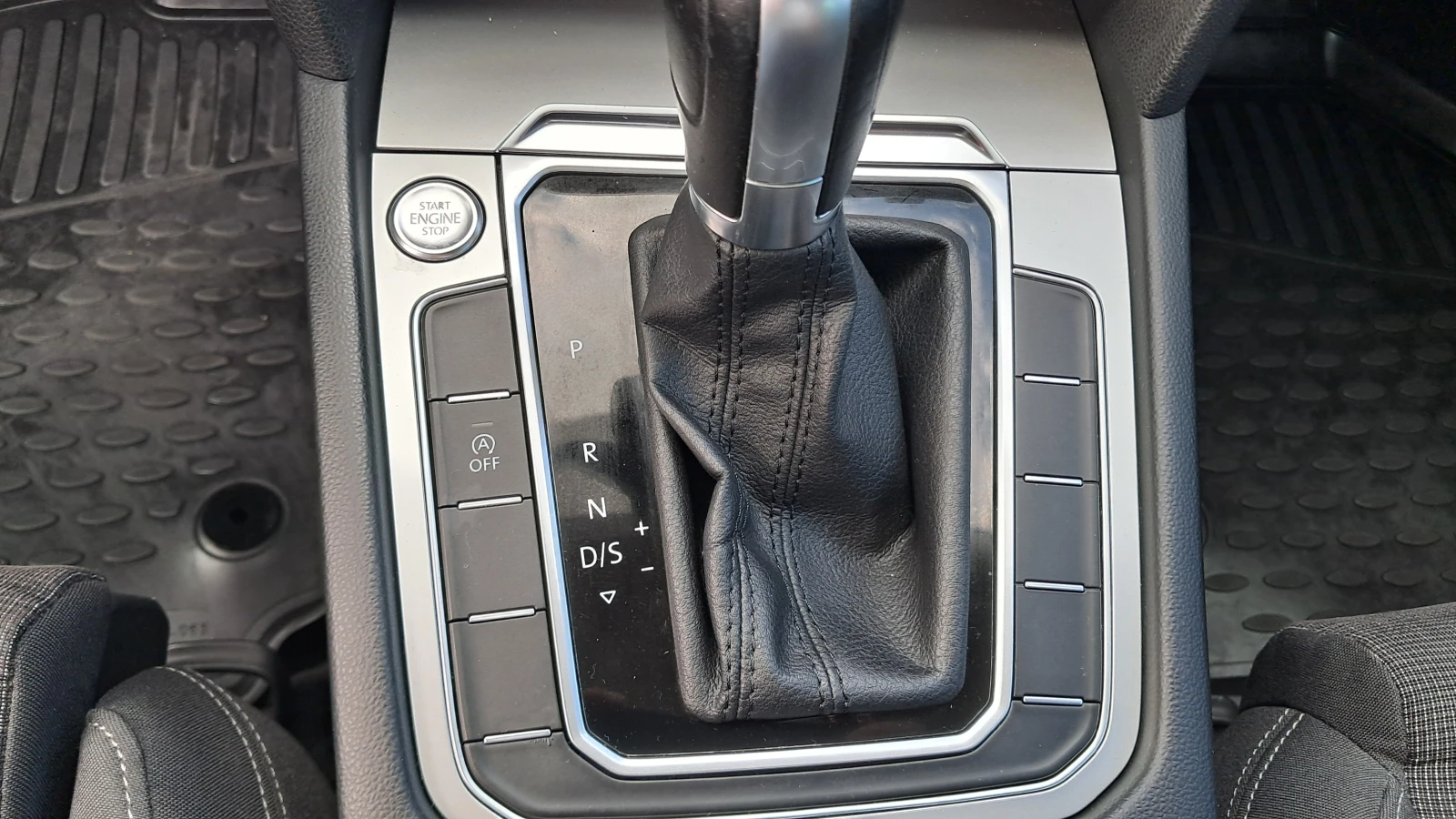 VW Passat FULL РЕАЛ КМ ИЗКЛЮЧИТЕЛЕН СЕРВИ КНИЖК ОБСЛУЖ УНИКТ, снимка 11 - Автомобили и джипове - 23630693