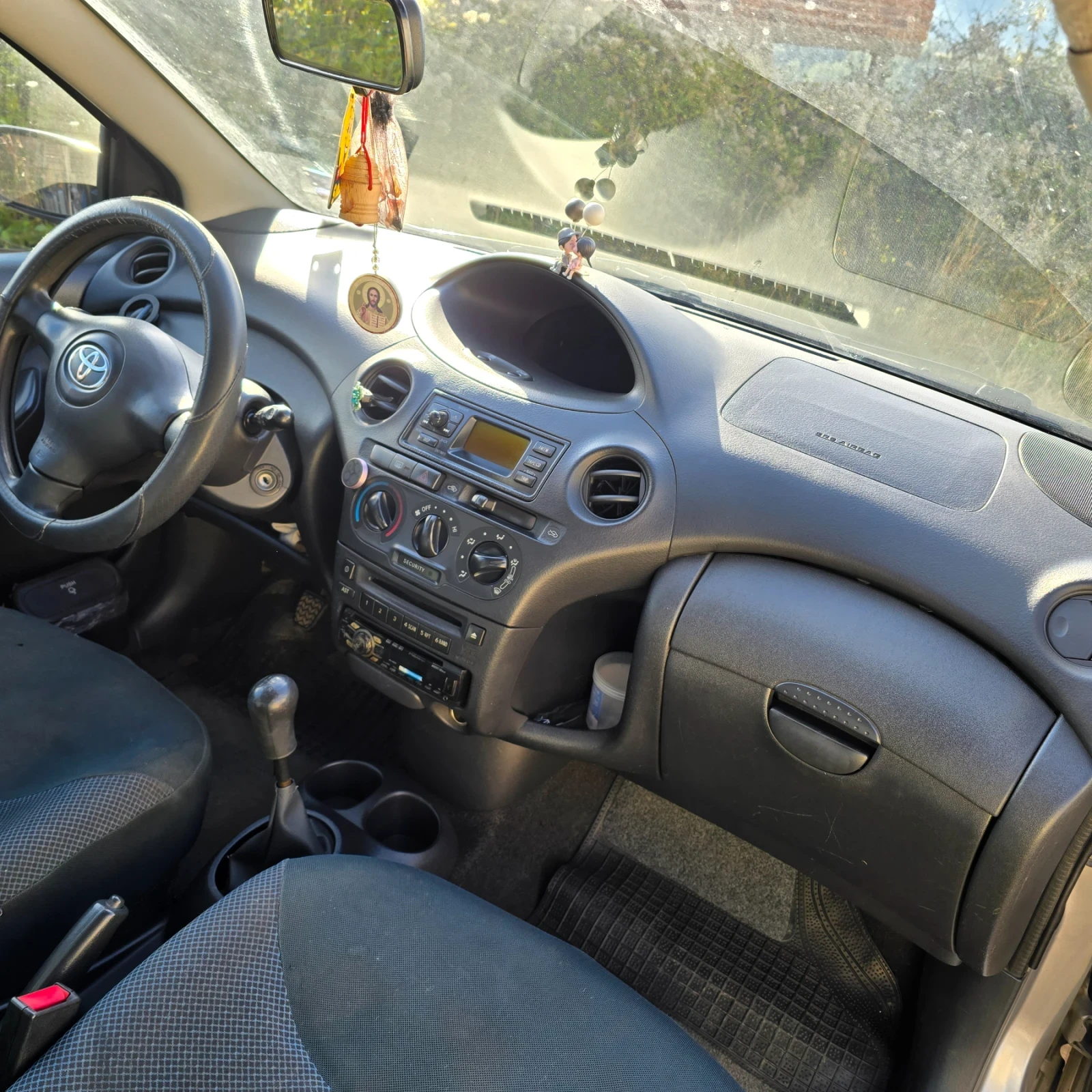 Toyota Yaris  - изображение 5