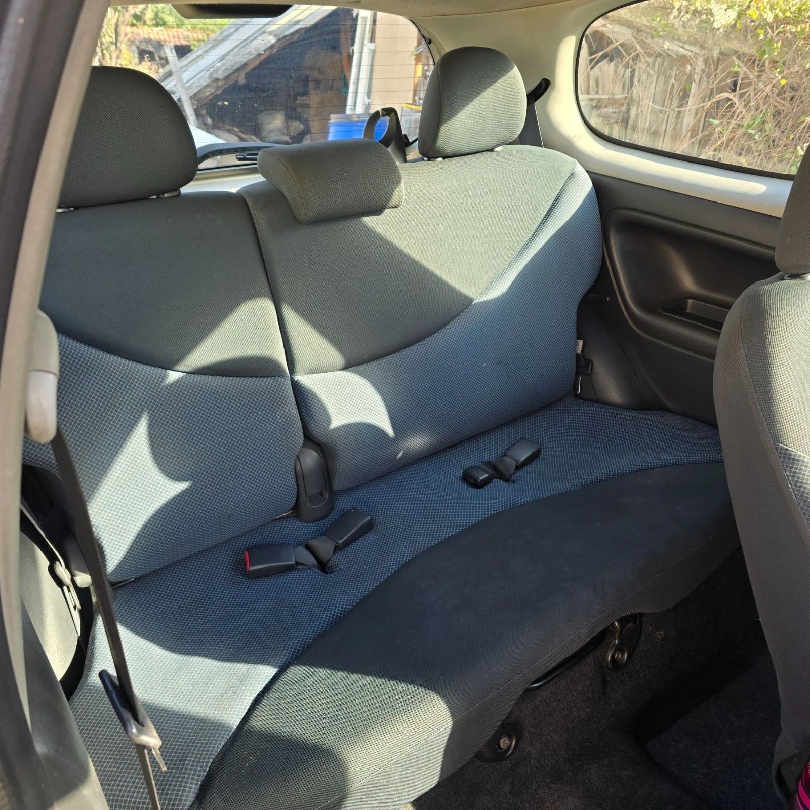 Toyota Yaris  - изображение 10