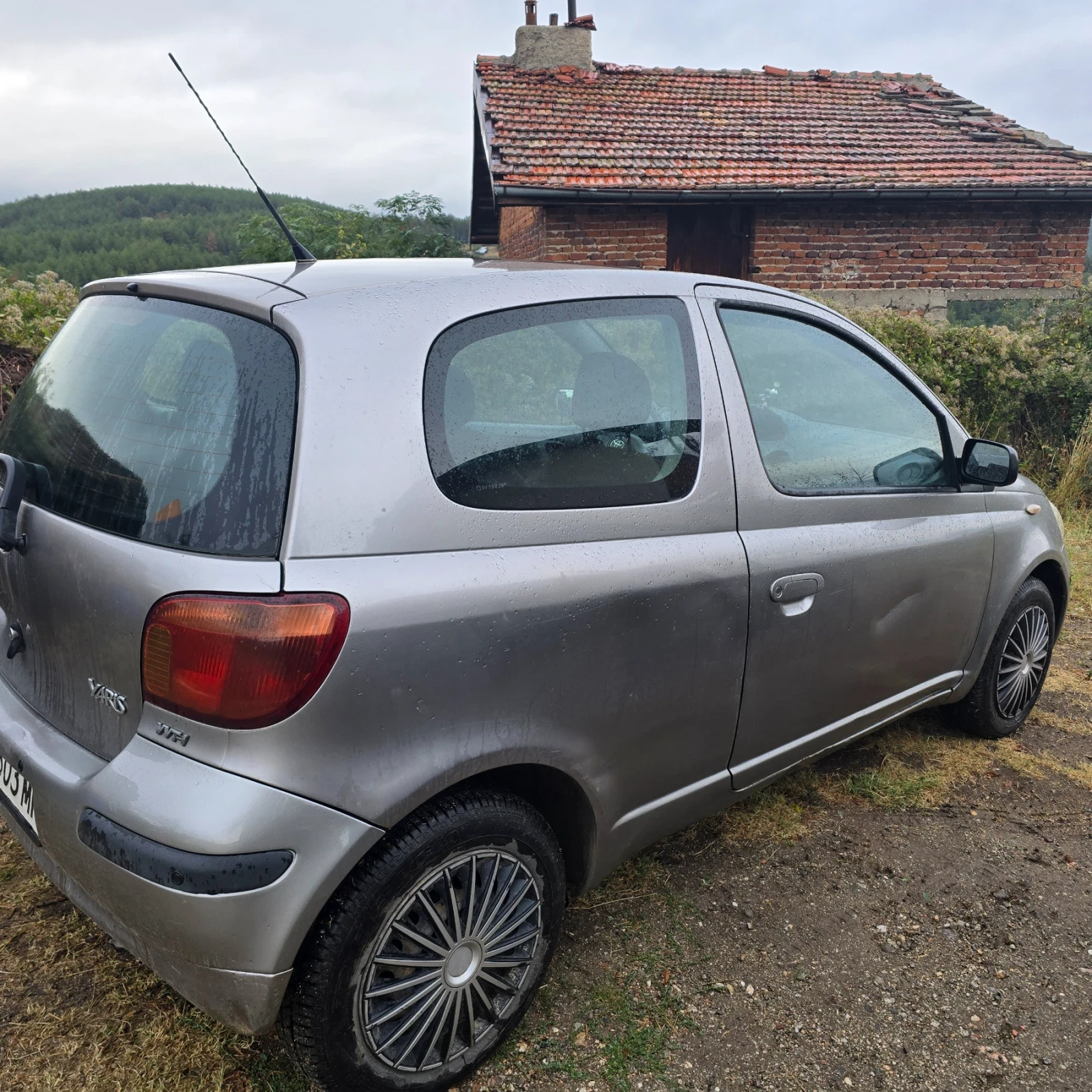 Toyota Yaris  - изображение 2