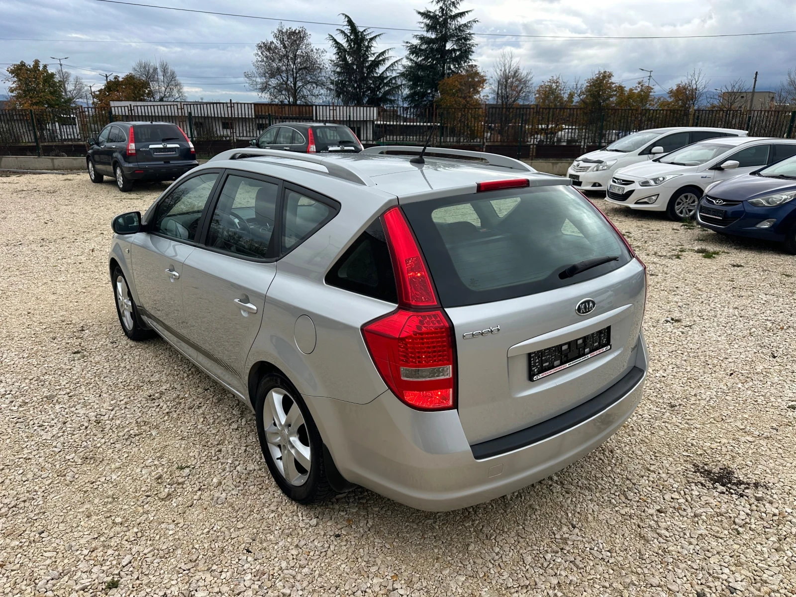 Kia Ceed 1.6/FACELIFT//165000KM//EURO5B - изображение 3