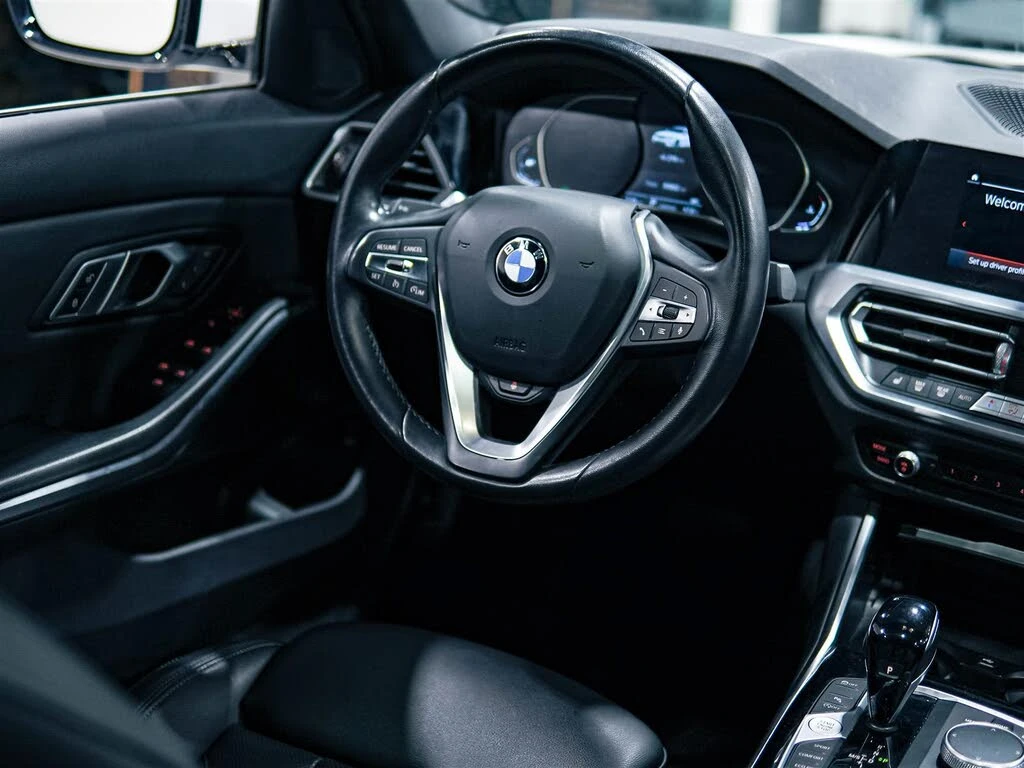 BMW 330 * HARMON&KARDON* * HeadUp* AвтоКредит* (ЦЕНА ДО БГ - изображение 9