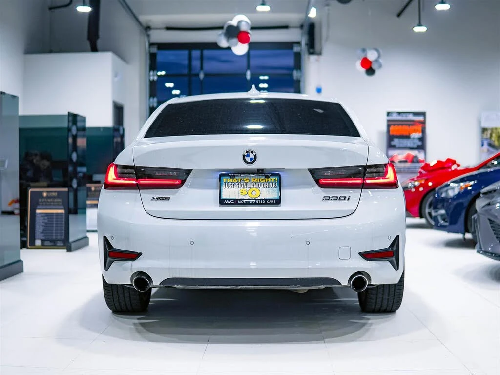 BMW 330 * HARMON&KARDON* * HeadUp* AвтоКредит* (ЦЕНА ДО БГ - изображение 6