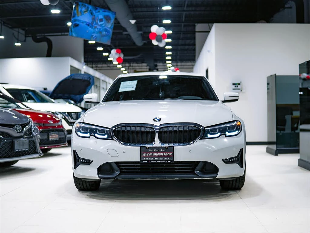 BMW 330 * HARMON&KARDON* * HeadUp* AвтоКредит* (ЦЕНА ДО БГ - изображение 4