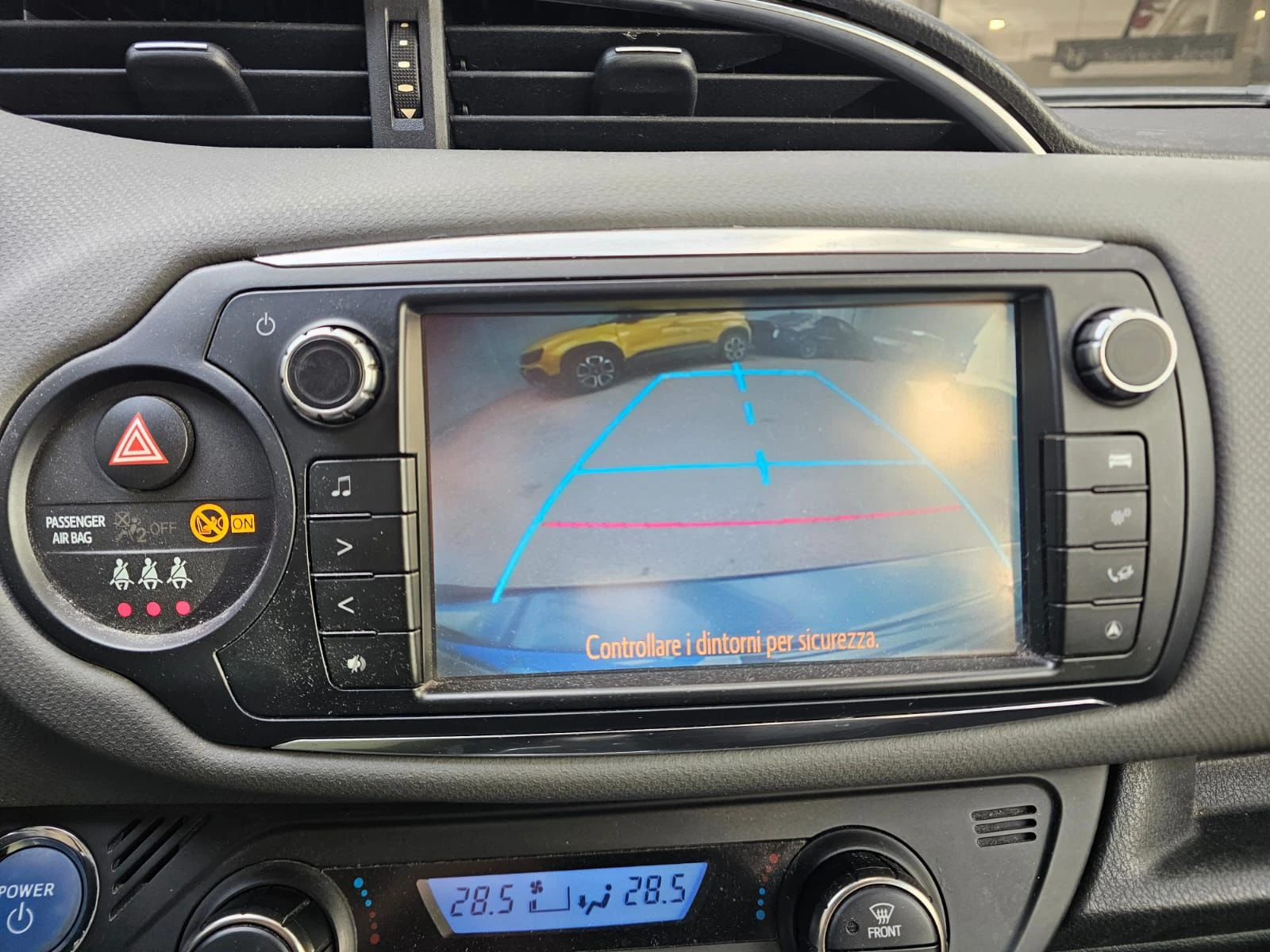 Toyota Yaris 1.5 HYBRID ACTIVE | Mobile.bg � ����������� 5
