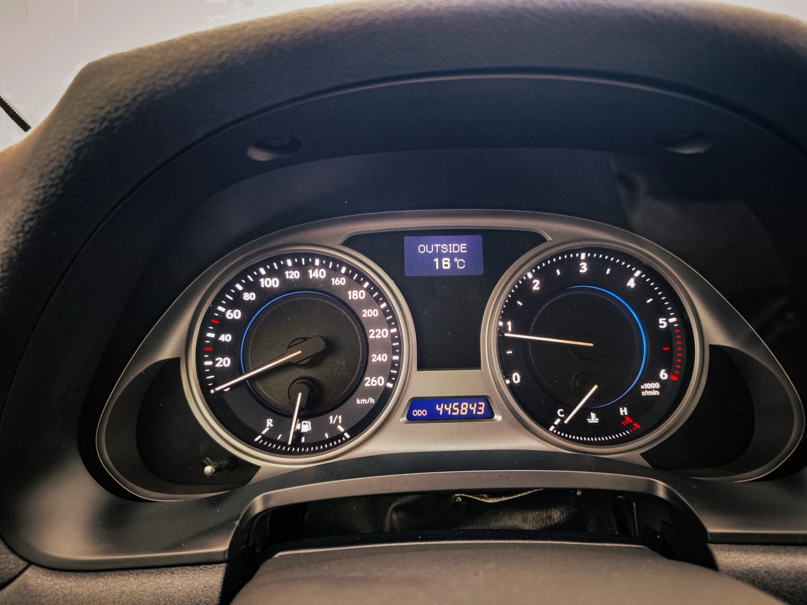 Lexus IS 220d | Mobile.bg � ����������� 12