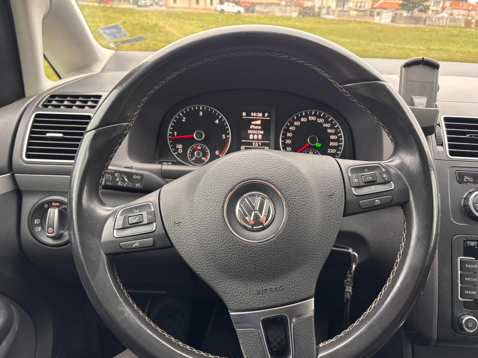 VW Touran 2.0DSG Match, снимка 11 - Автомобили и джипове - 53935436