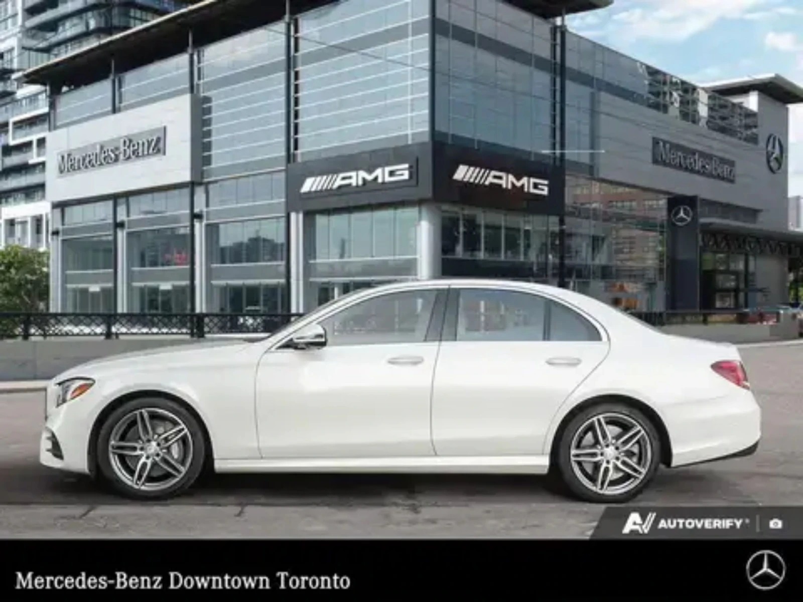 Mercedes-Benz E 400 2017/64000KM/M276/PANO/BURNMASTER/360/4MATIC, снимка 3 - Автомобили и джипове - 54031112