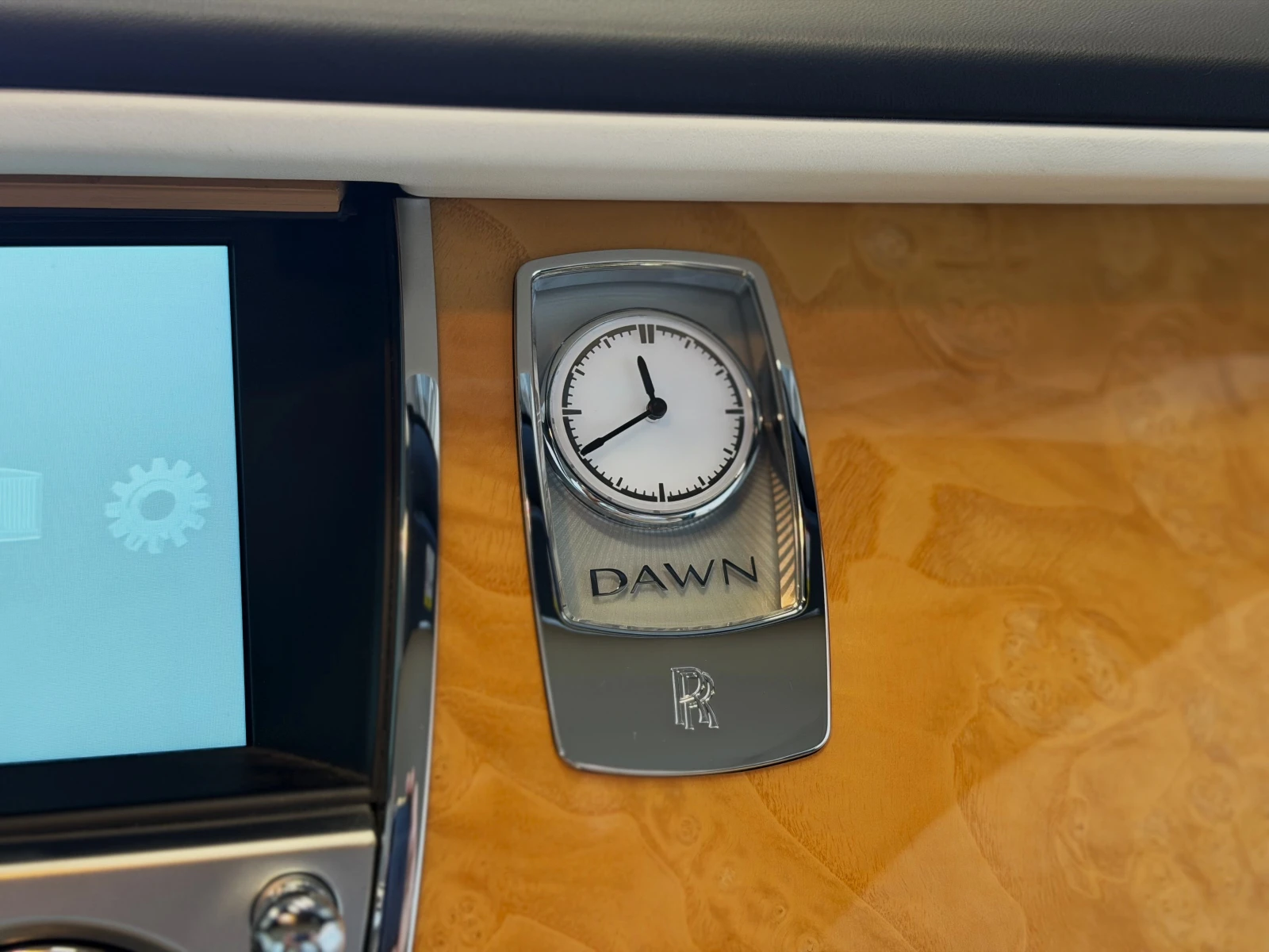 Rolls-Royce Dawn, снимка 13 - Автомобили и джипове - 54340592