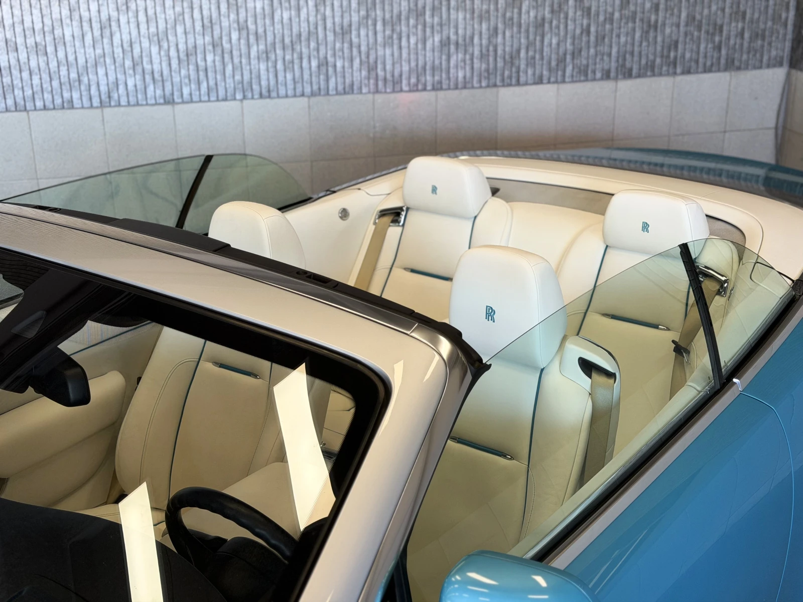 Rolls-Royce Dawn, снимка 4 - Автомобили и джипове - 54340592
