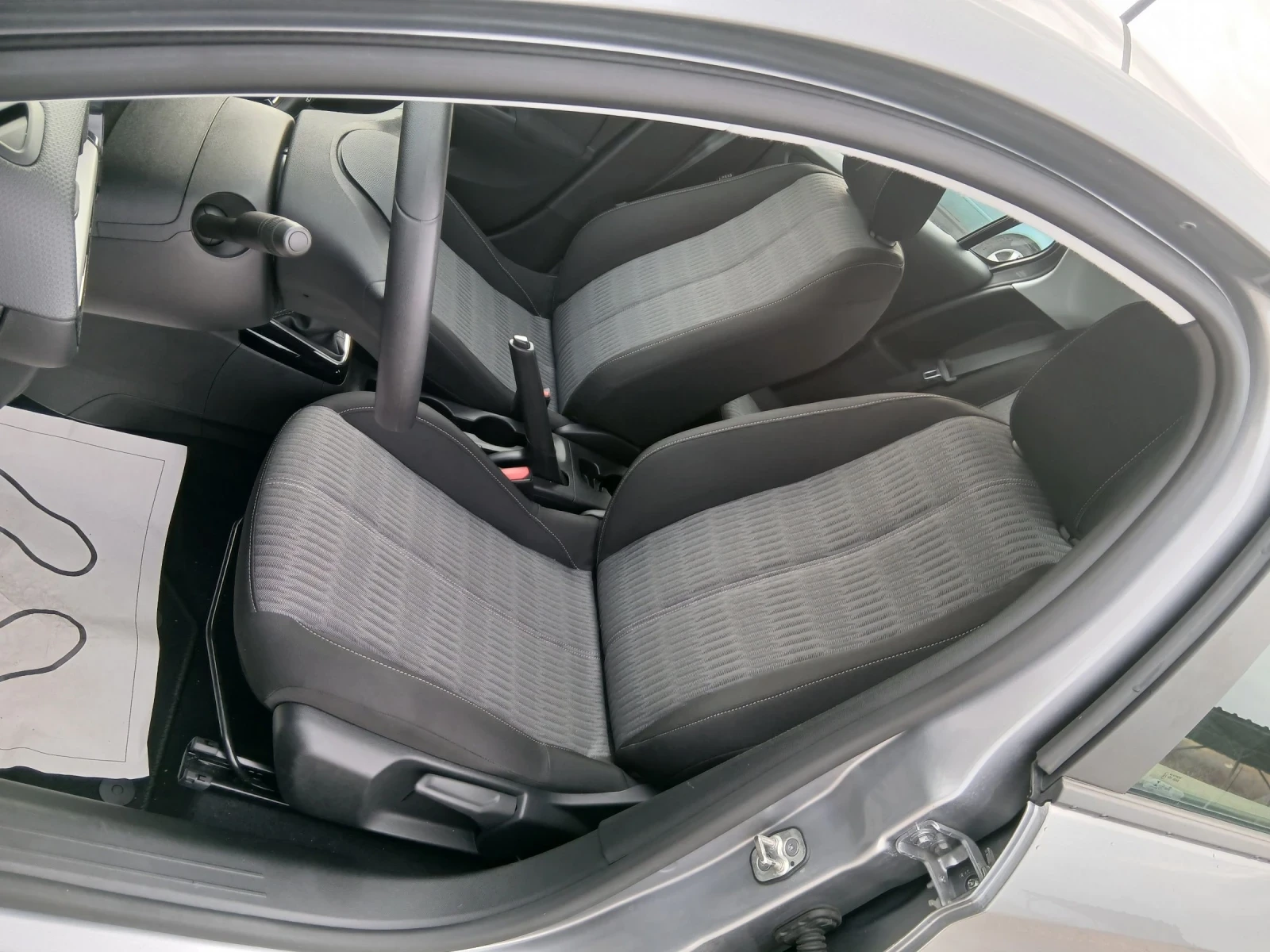 Opel Corsa 1.2i, снимка 10 - Автомобили и джипове - 54623815