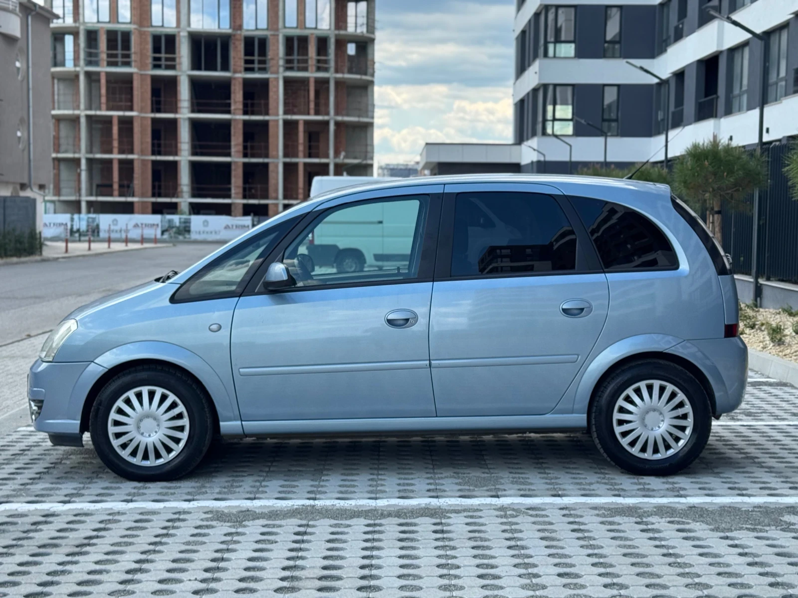 Opel Meriva 1.6i Газово Автомат, снимка 7 - Автомобили и джипове - 54668196