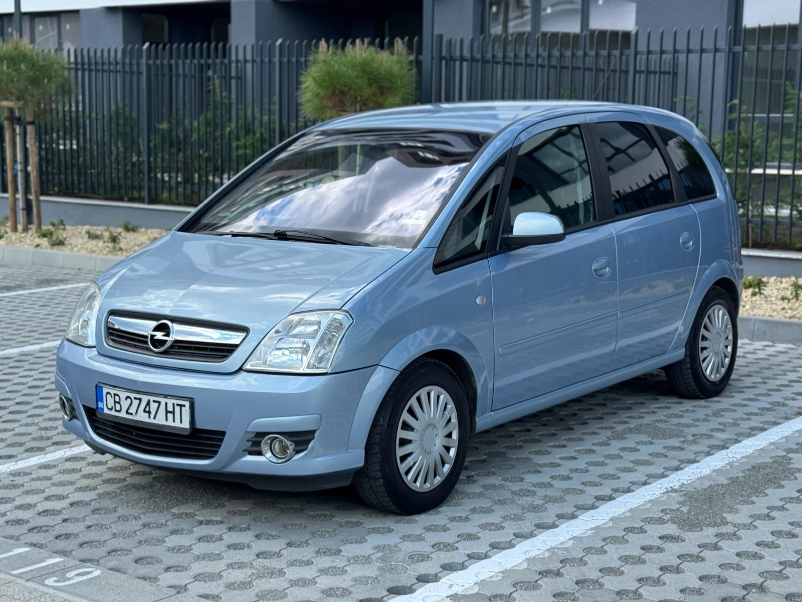 Opel Meriva 1.6i Газово Автомат, снимка 3 - Автомобили и джипове - 54668196