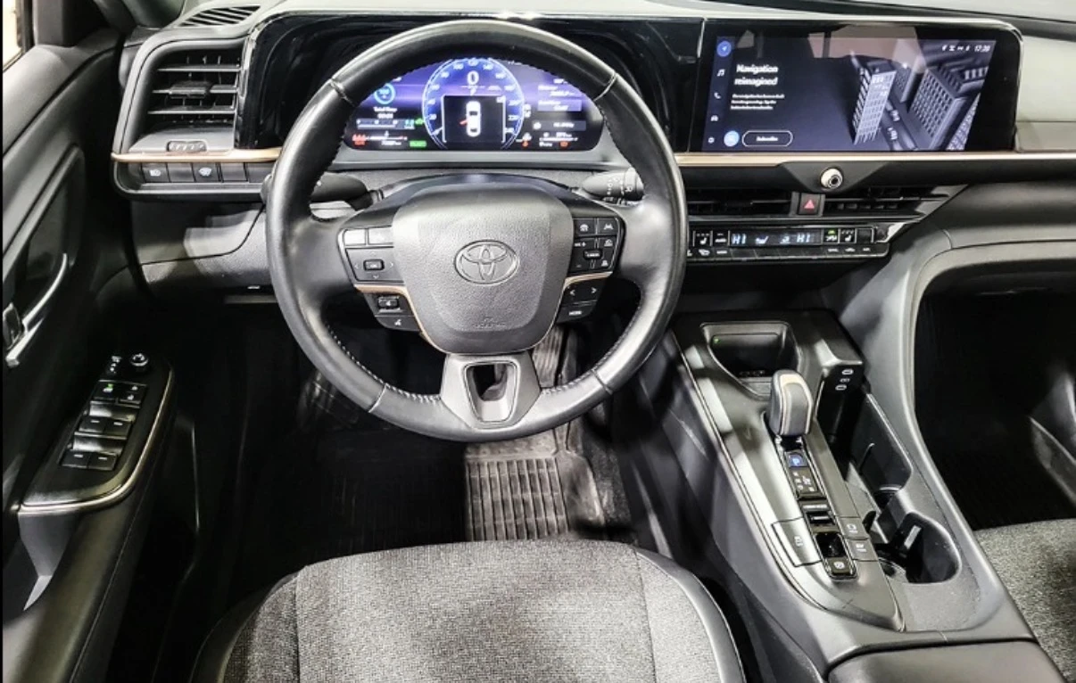 Toyota Crown HYBRID * AWD * CARPLAY * ПОДГРЕВ * КАМЕРА * , снимка 5 - Автомобили и джипове - 54683437