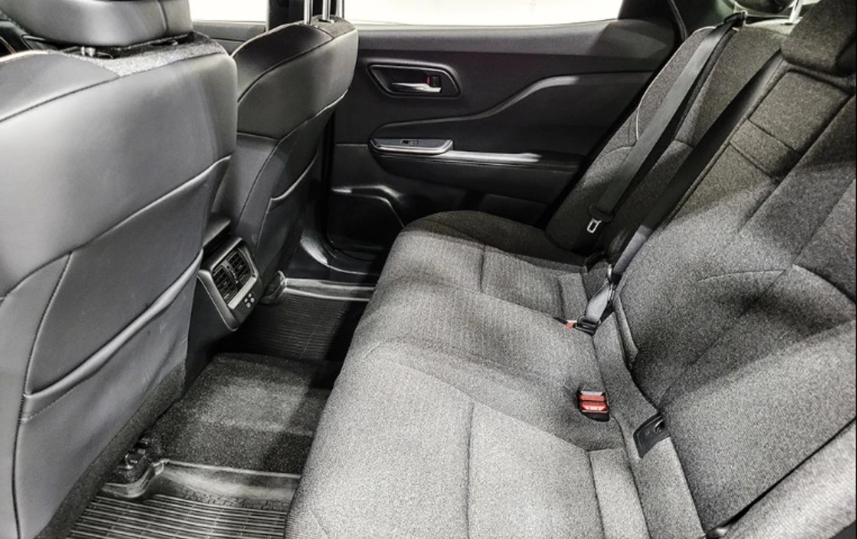 Toyota Crown HYBRID * AWD * CARPLAY * ПОДГРЕВ * КАМЕРА * , снимка 7 - Автомобили и джипове - 54683437