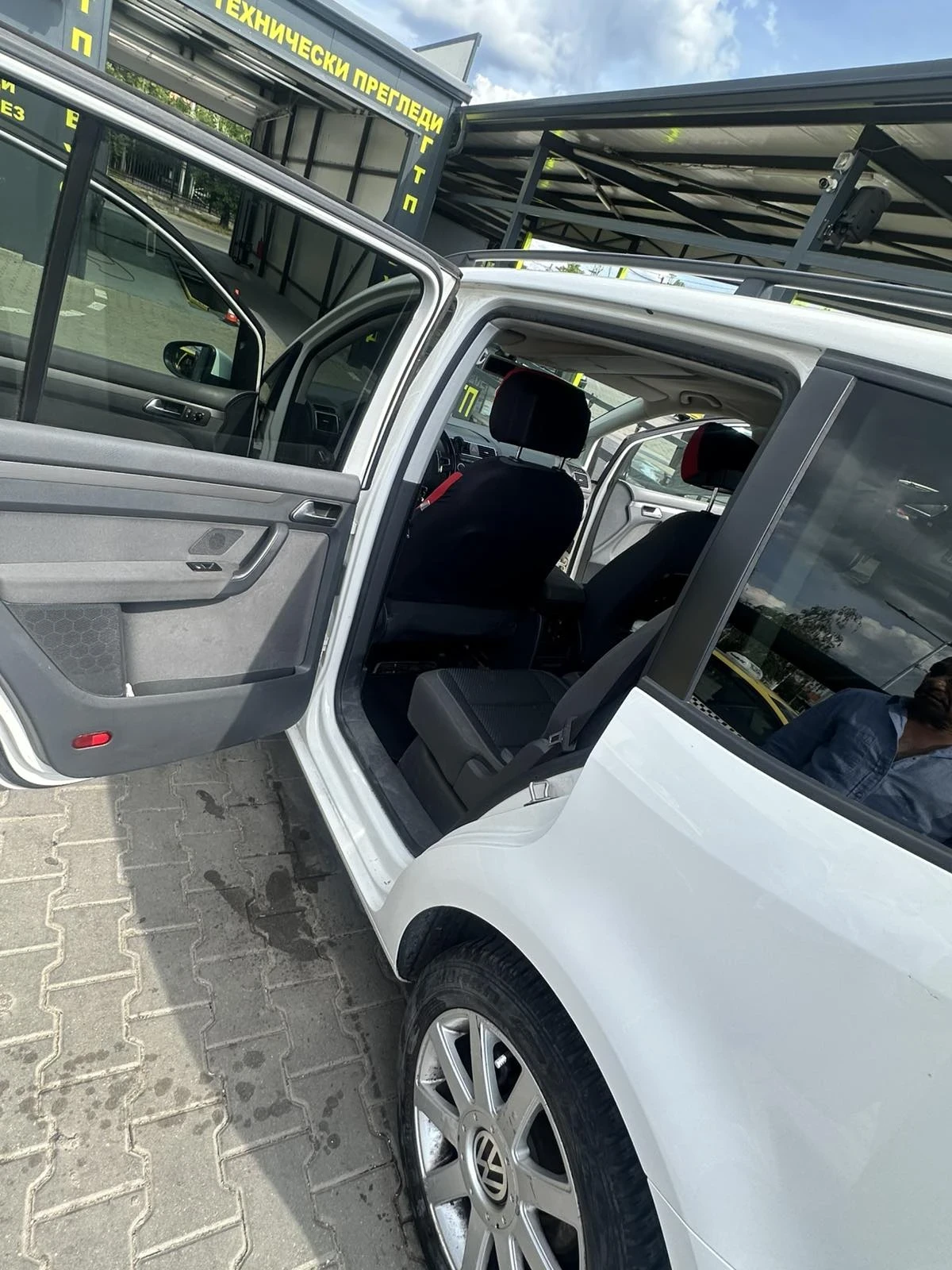 VW Touran, снимка 3 - Автомобили и джипове - 54983075