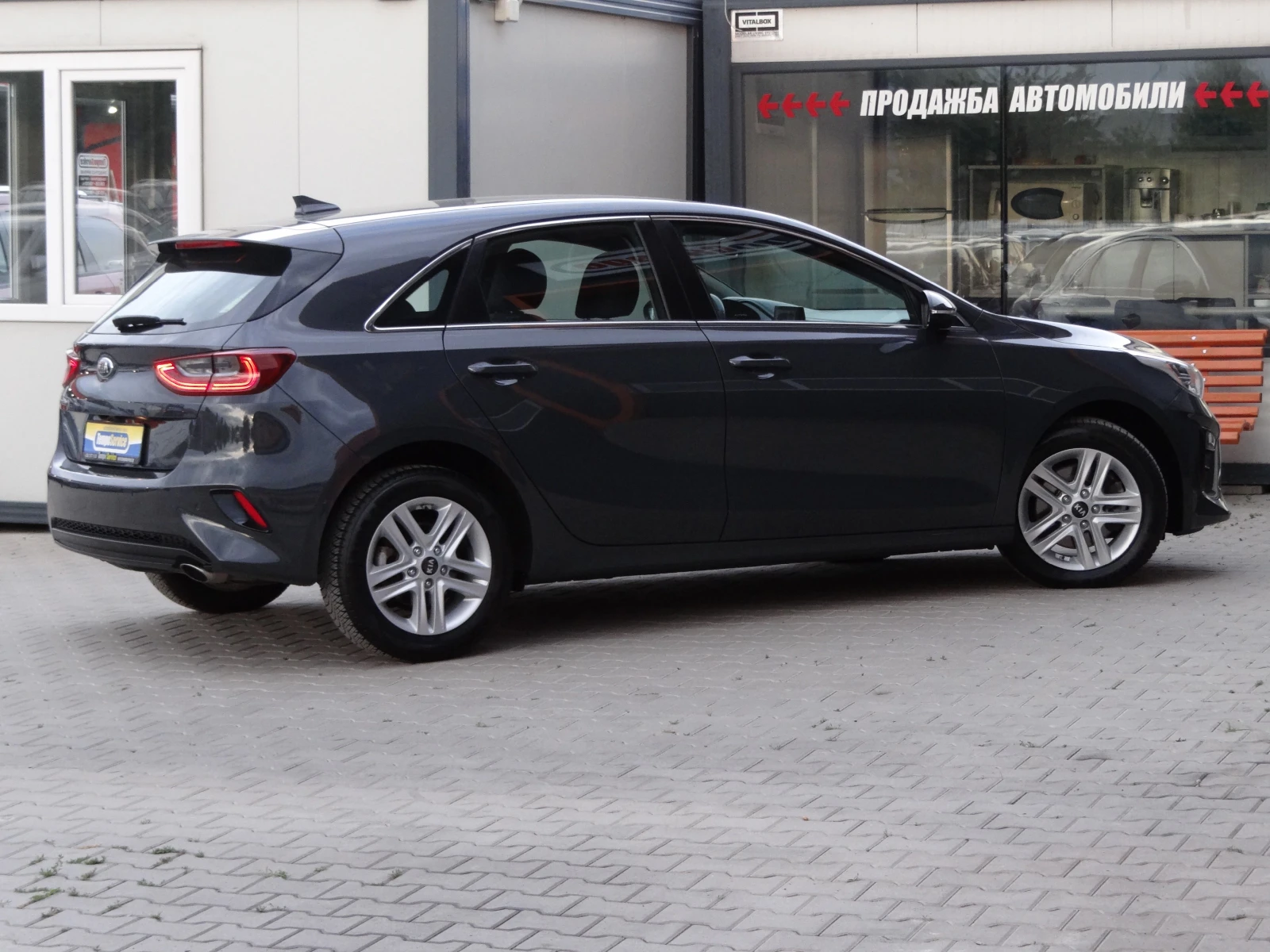 Kia Ceed 1.6crdi-116k.c. /Navi/Camera/Led/Euro-6/, снимка 5 - Автомобили и джипове - 55315074