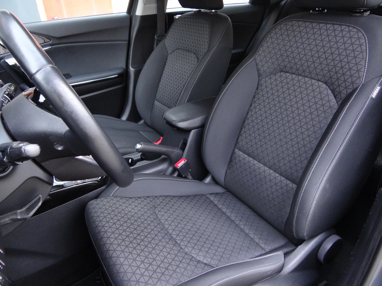 Kia Ceed 1.6crdi-116k.c. /Navi/Camera/Led/Euro-6/, снимка 12 - Автомобили и джипове - 55315074