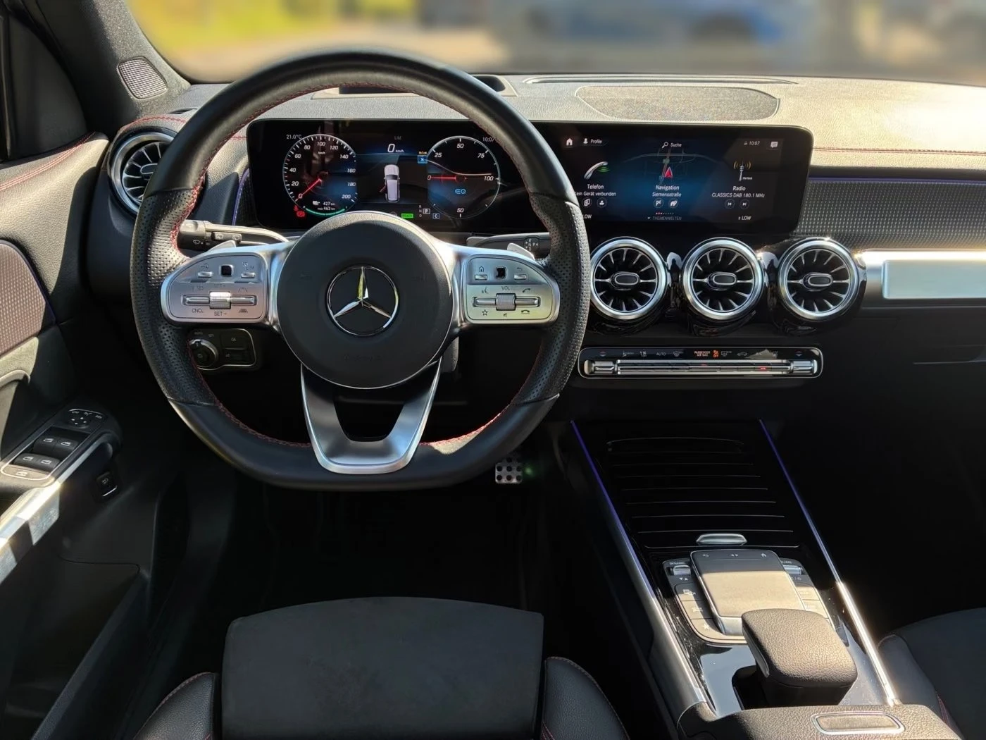 Mercedes-Benz EQB 250 / AMG / NIGHT / HUD / PANO / DISTRONIC / LED, снимка 9 - Автомобили и джипове - 55733624