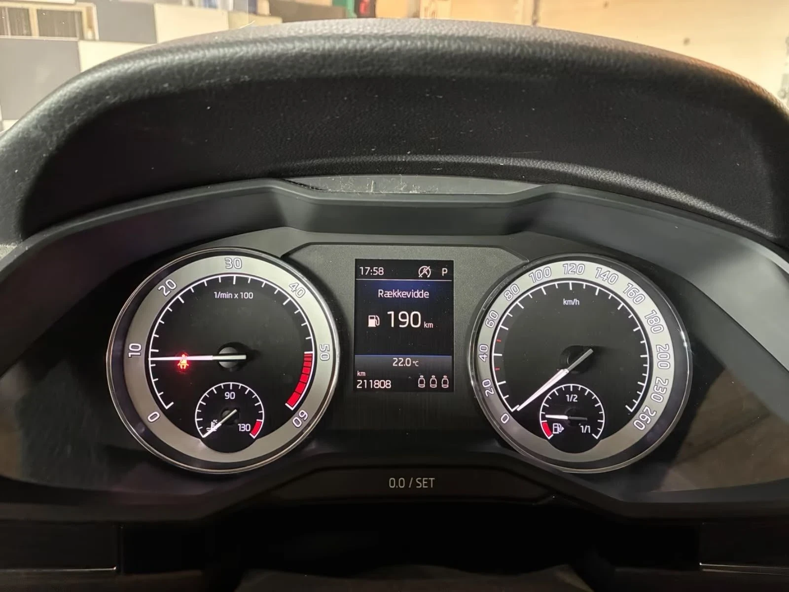 Skoda Superb 2.0 TDI 150 | Combi | DSG7 | MY2021, снимка 13 - Автомобили и джипове - 56149896