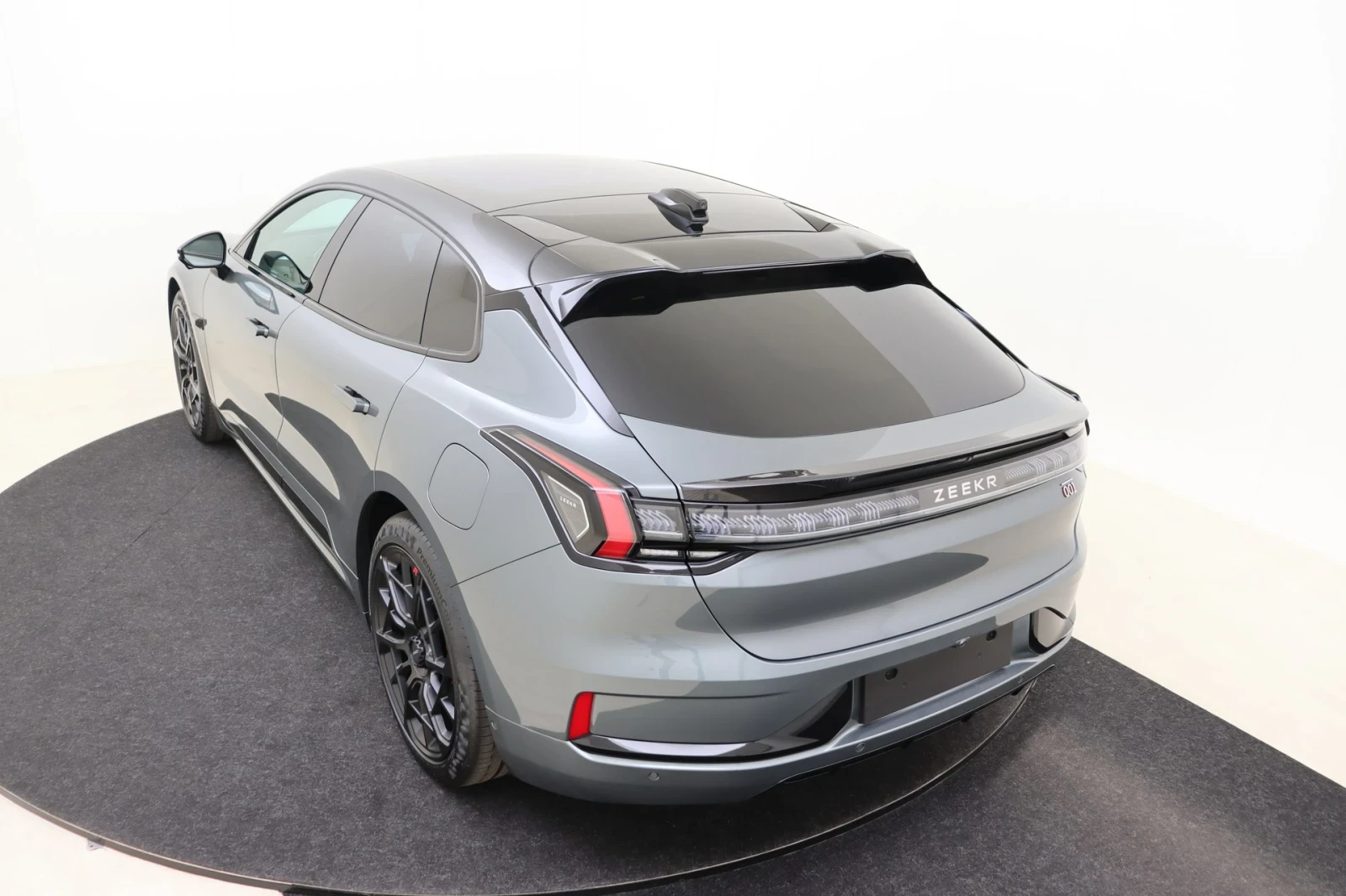 Zeekr 001 Sport Edition AWD ����� ��� | Mobile.bg � ����������� 4