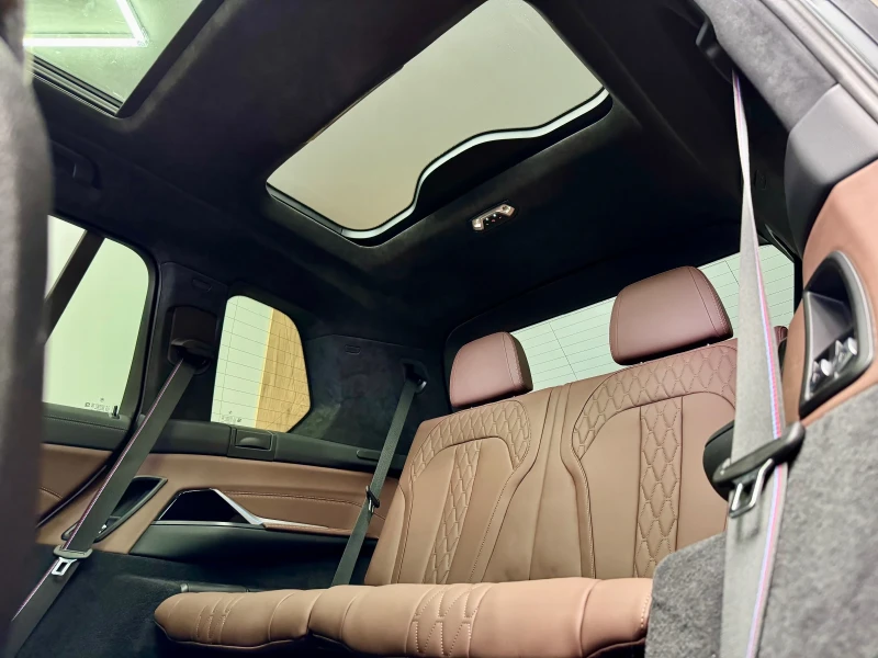 BMW X7 40d xDrive M Sport FACELIFT * 1-ви СОБСТВЕНИК* , снимка 16 - Автомобили и джипове - 50573413