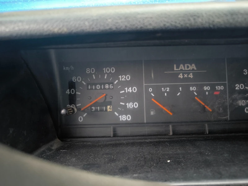 Lada Niva, снимка 3 - Автомобили и джипове - 52097295