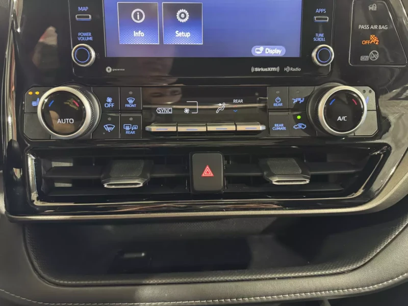 Toyota Highlander 3.5 V6 / XLE / 7 Seats / Carplay, снимка 10 - Автомобили и джипове - 52749534