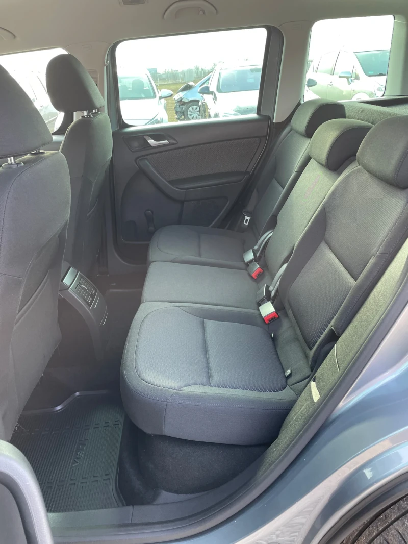 Skoda Yeti DSG, снимка 10 - Автомобили и джипове - 52369810