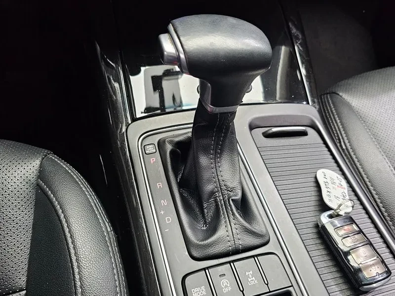 Kia Sorento 2.0 4WD PRESTIGE, снимка 9 - Автомобили и джипове - 54997172