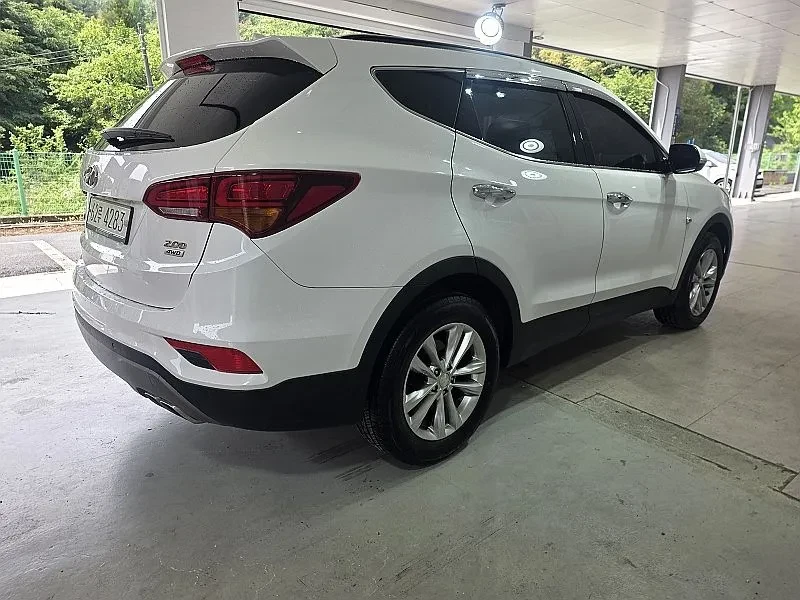 Hyundai Santa fe DIESEL 2.0 4WD VALUE PLUS, снимка 4 - Автомобили и джипове - 55294097