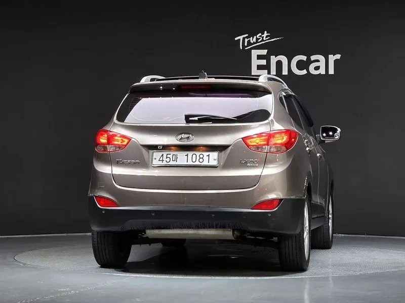 Hyundai Tucson Diesel 2Wd Lx20 Premier, снимка 4 - Автомобили и джипове - 55739911