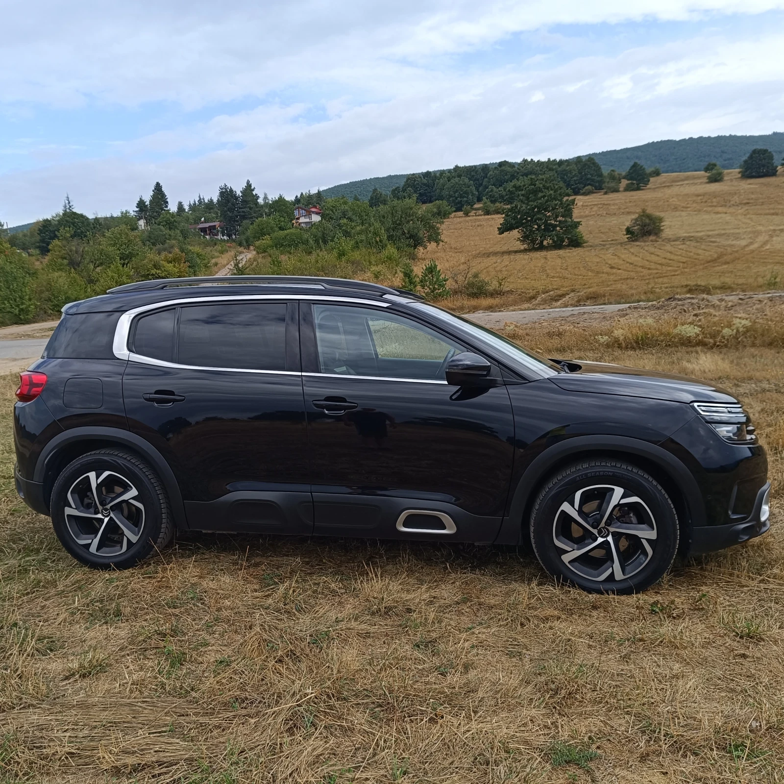 Citroen C5 Aircross 1.6i PURETECH 181EAT8 - изображение 4